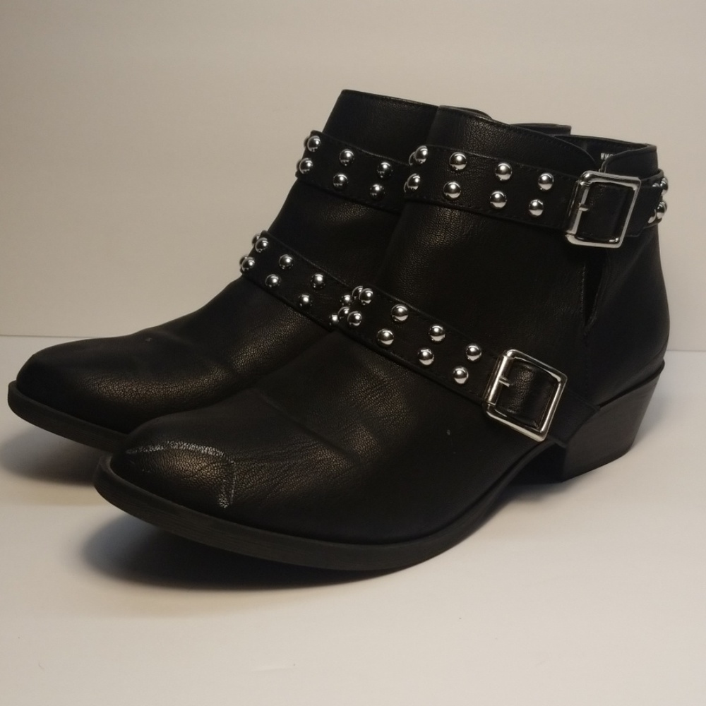 Report Black Size 8  Studs Booties